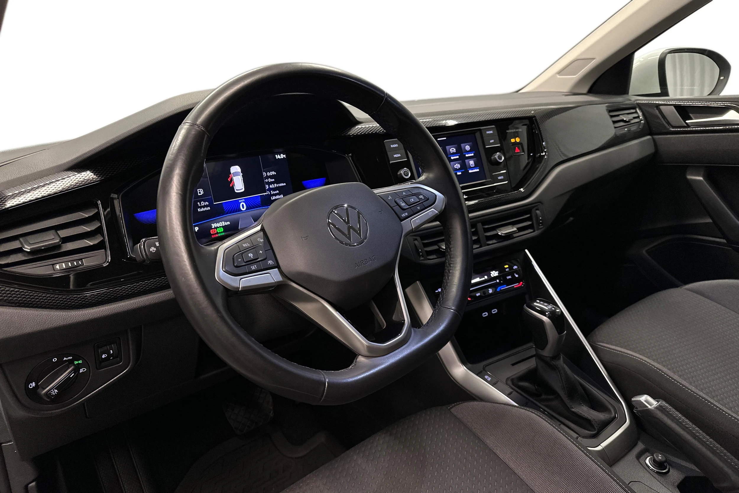 valkoinen Volkswagen Taigo 2024 kuva 6.