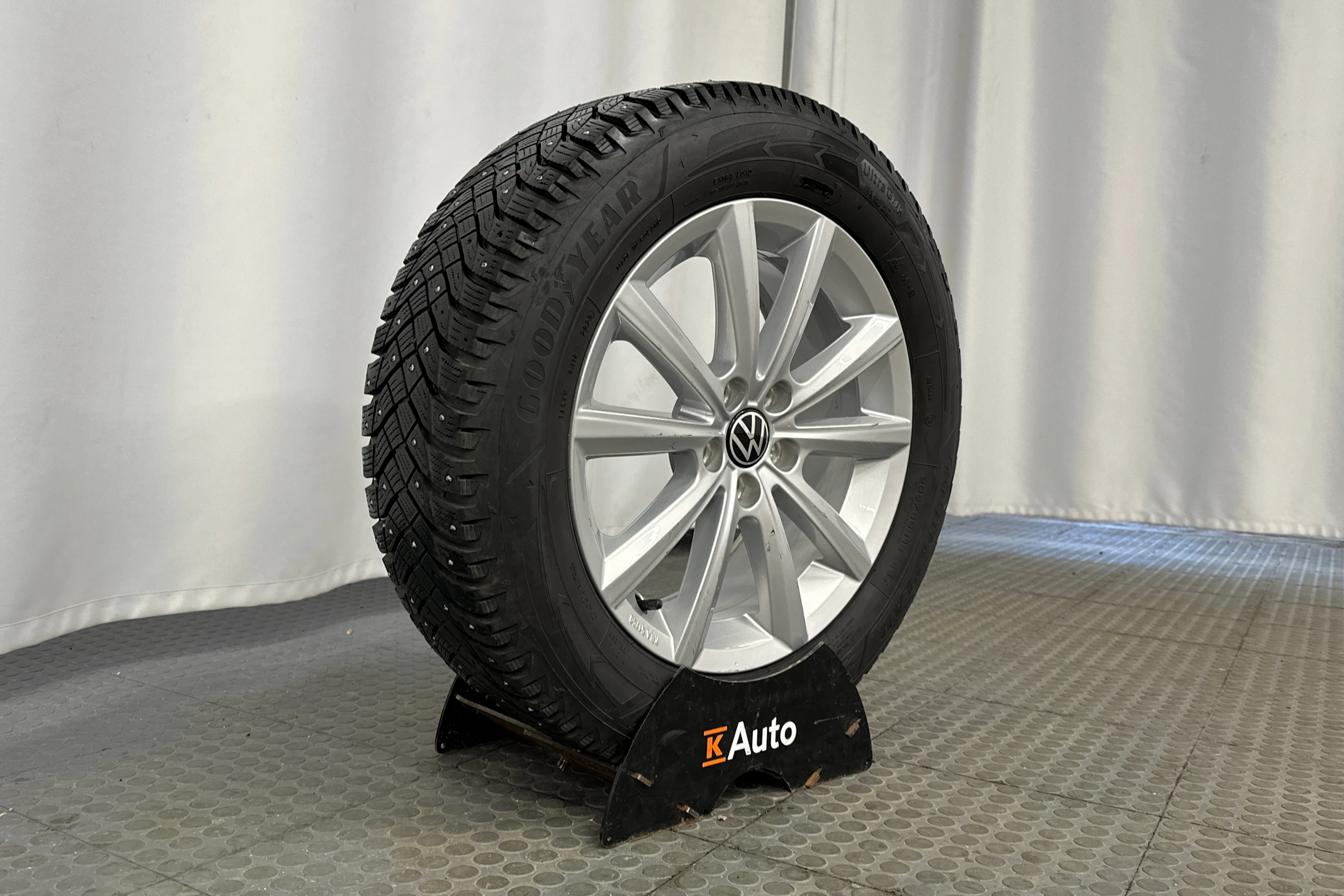 valkoinen Volkswagen Taigo 2024 kuva 10.