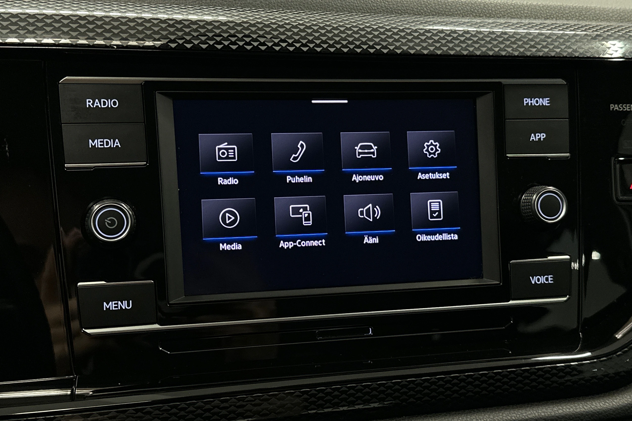 valkoinen Volkswagen Taigo 2024 kuva 16.