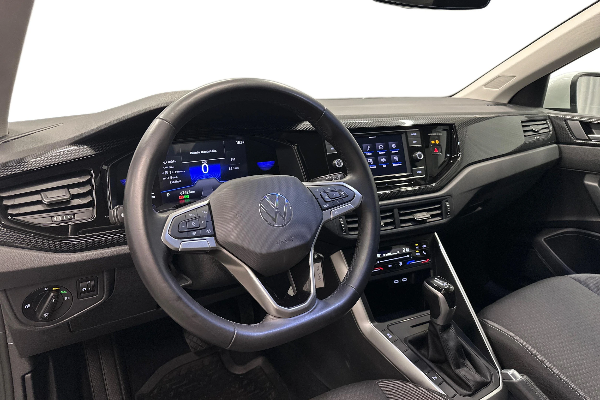 valkoinen Volkswagen Taigo 2024 kuva 6.