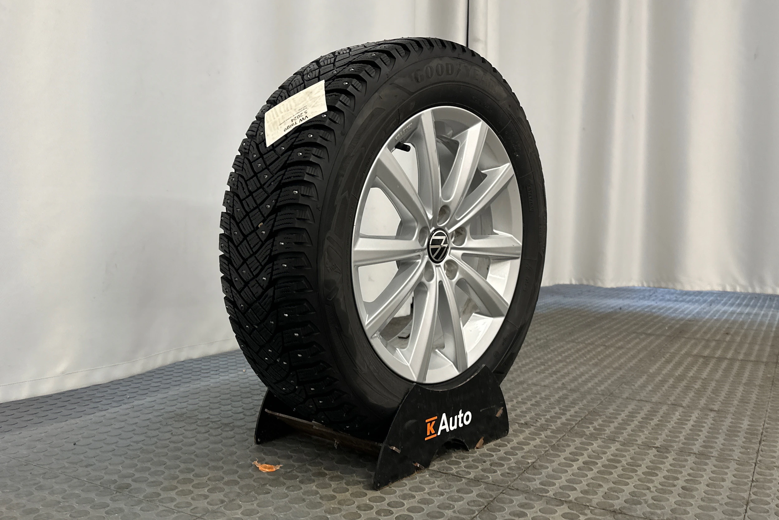 valkoinen Volkswagen Taigo 2024 kuva 10.