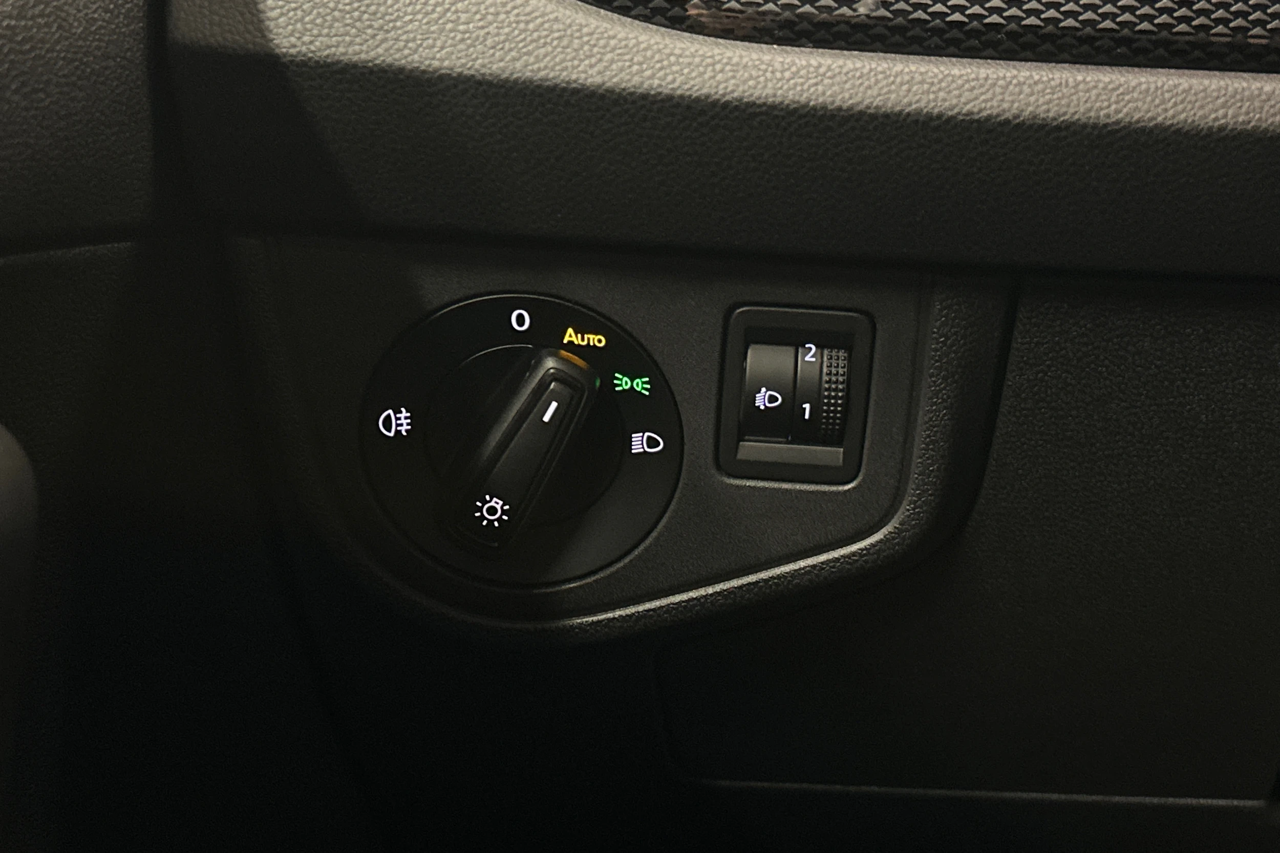 valkoinen Volkswagen Taigo 2024 kuva 14.