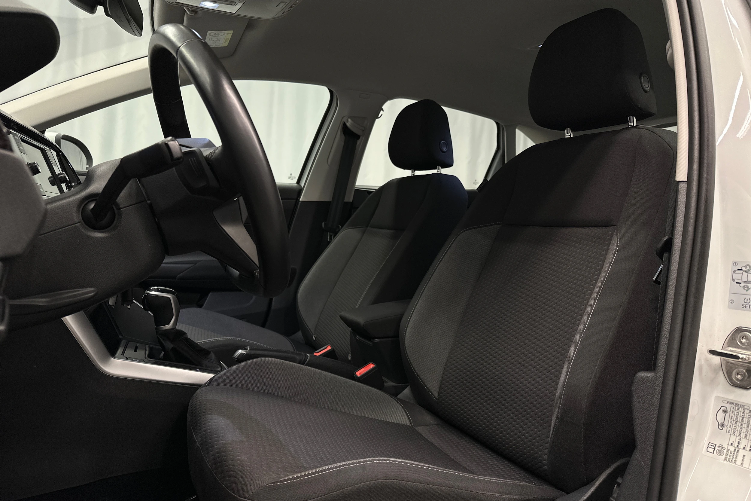 valkoinen Volkswagen Taigo 2024 kuva 12.