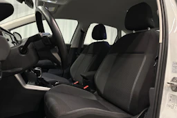 valkoinen Volkswagen Taigo 2024 kuva 12.