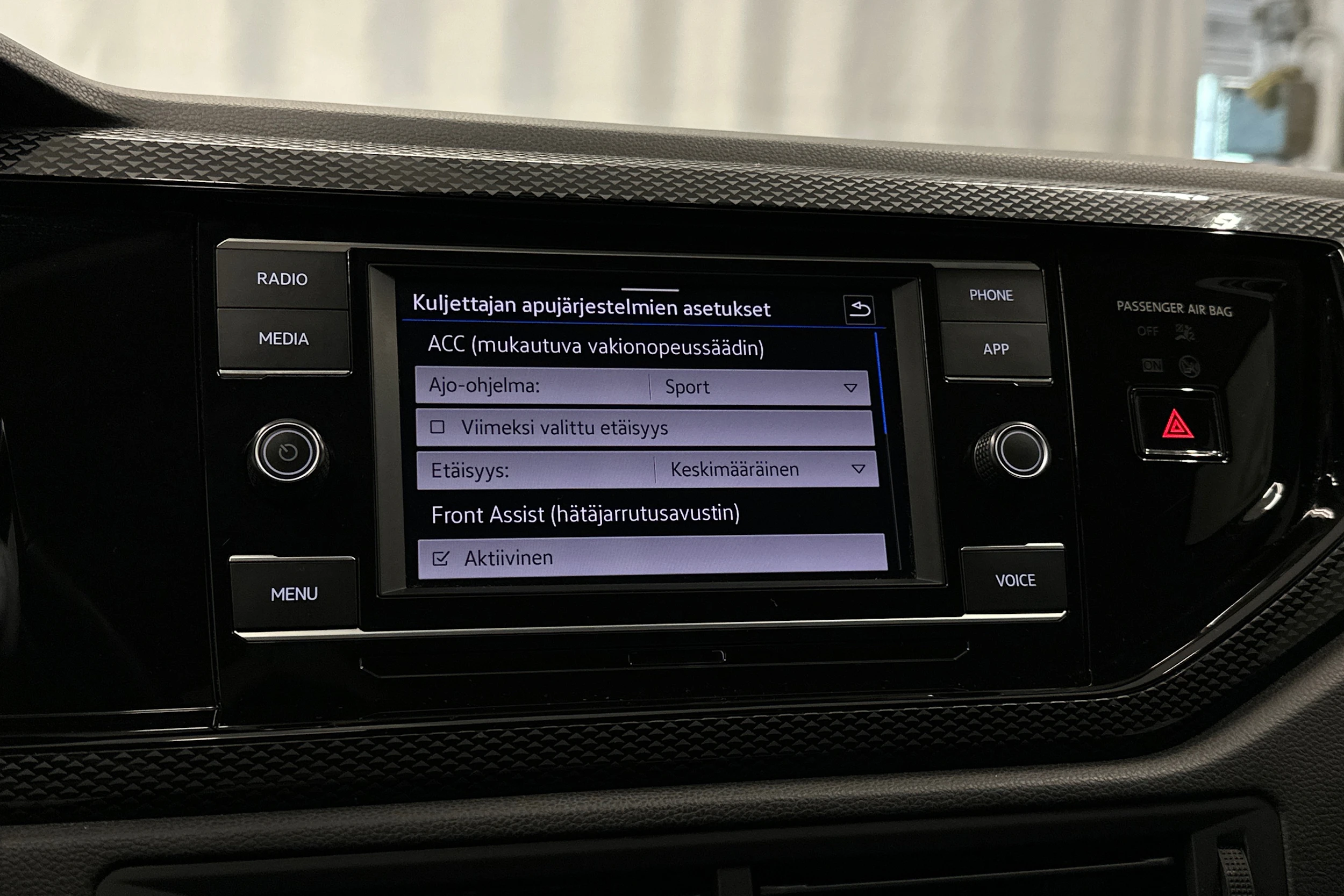 valkoinen Volkswagen Taigo 2024 kuva 18.