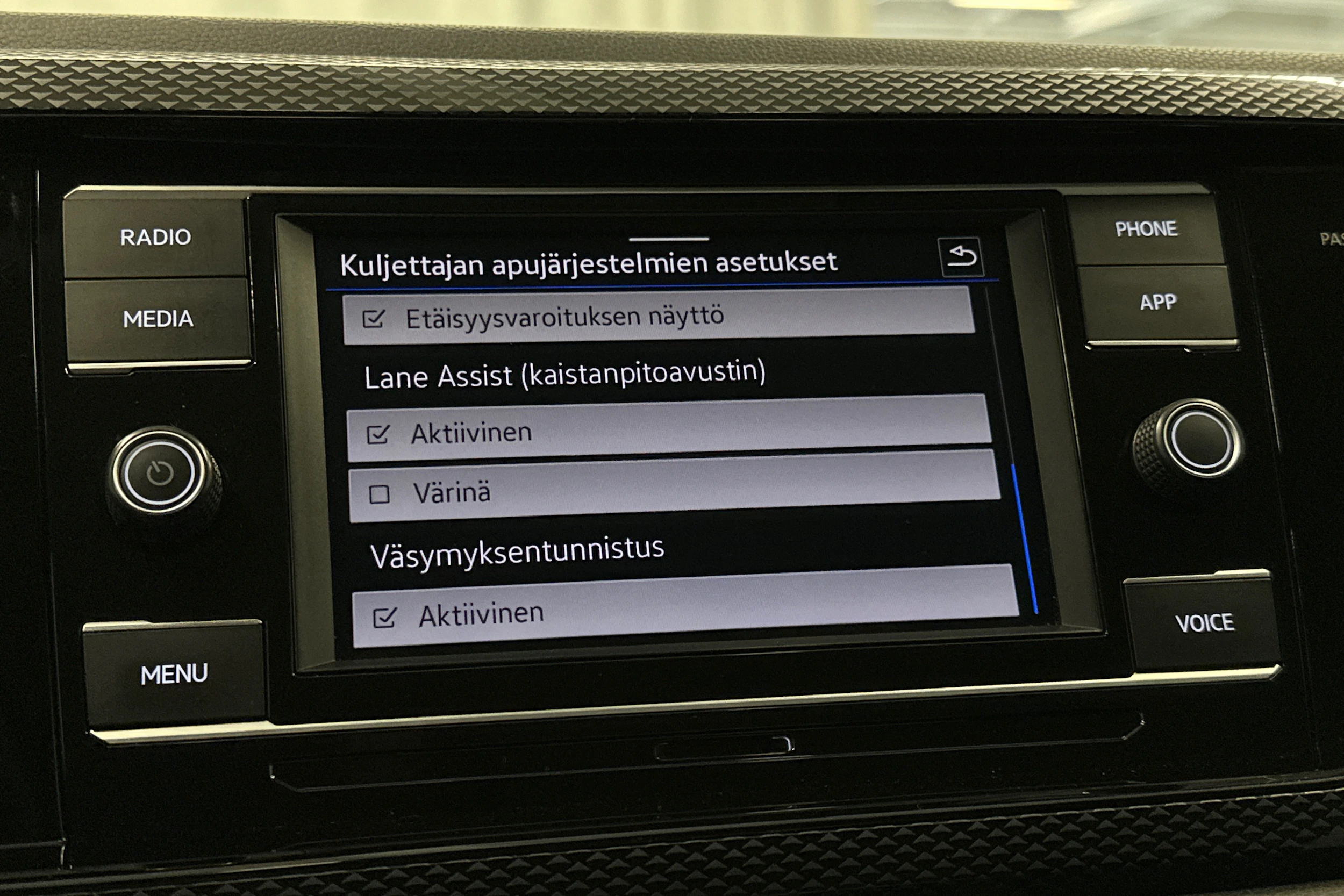 harmaa Volkswagen Taigo 2024 kuva 23.
