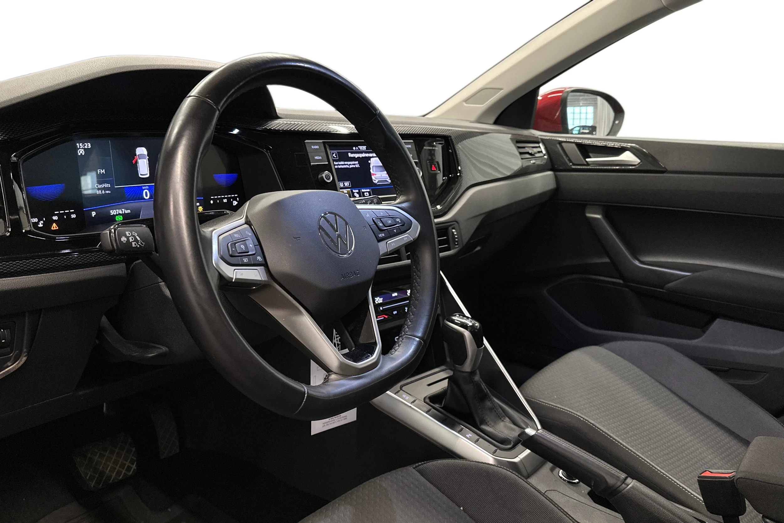 punainen Volkswagen Taigo 2024 kuva 3.