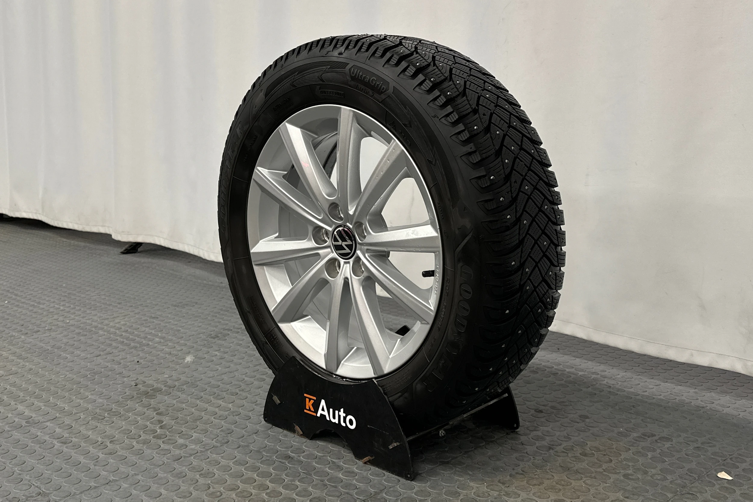punainen Volkswagen Taigo 2024 kuva 13.