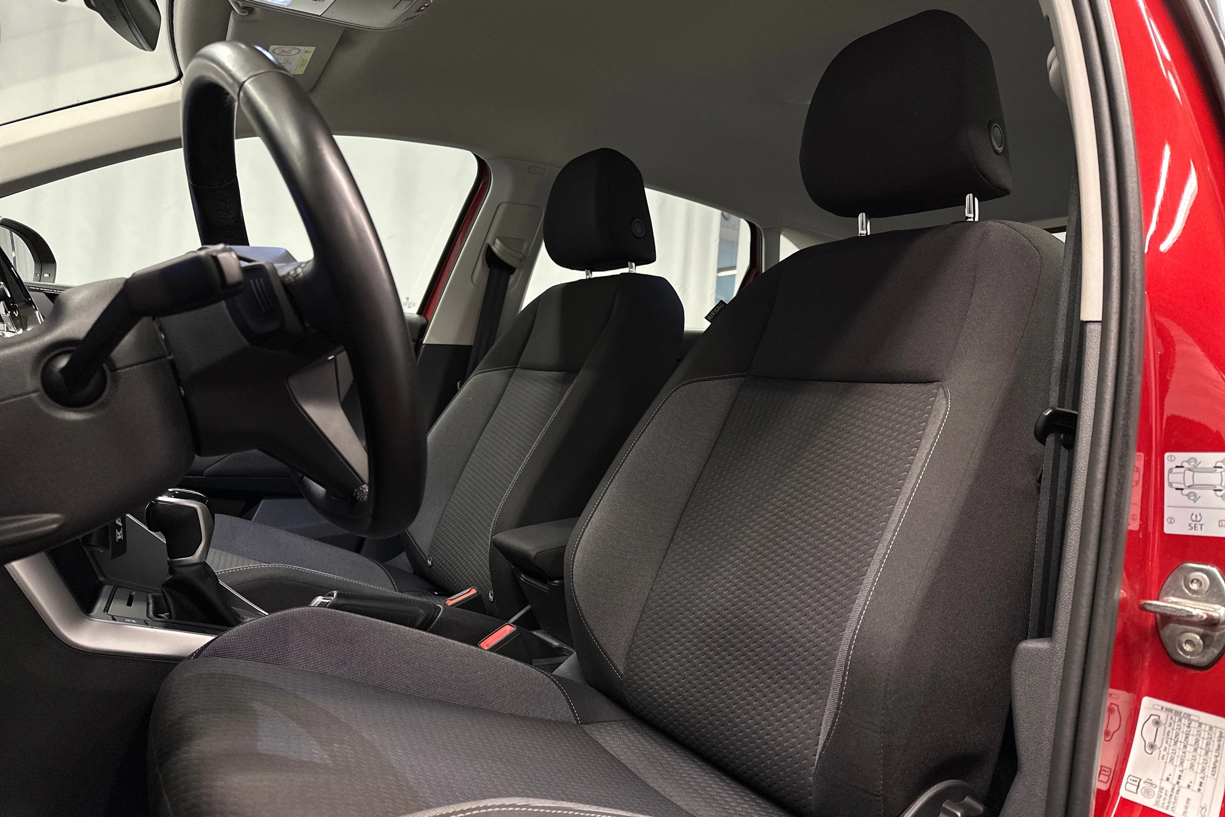 punainen Volkswagen Taigo 2024 kuva 16.