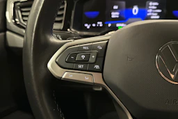 punainen Volkswagen Taigo 2024 kuva 18.