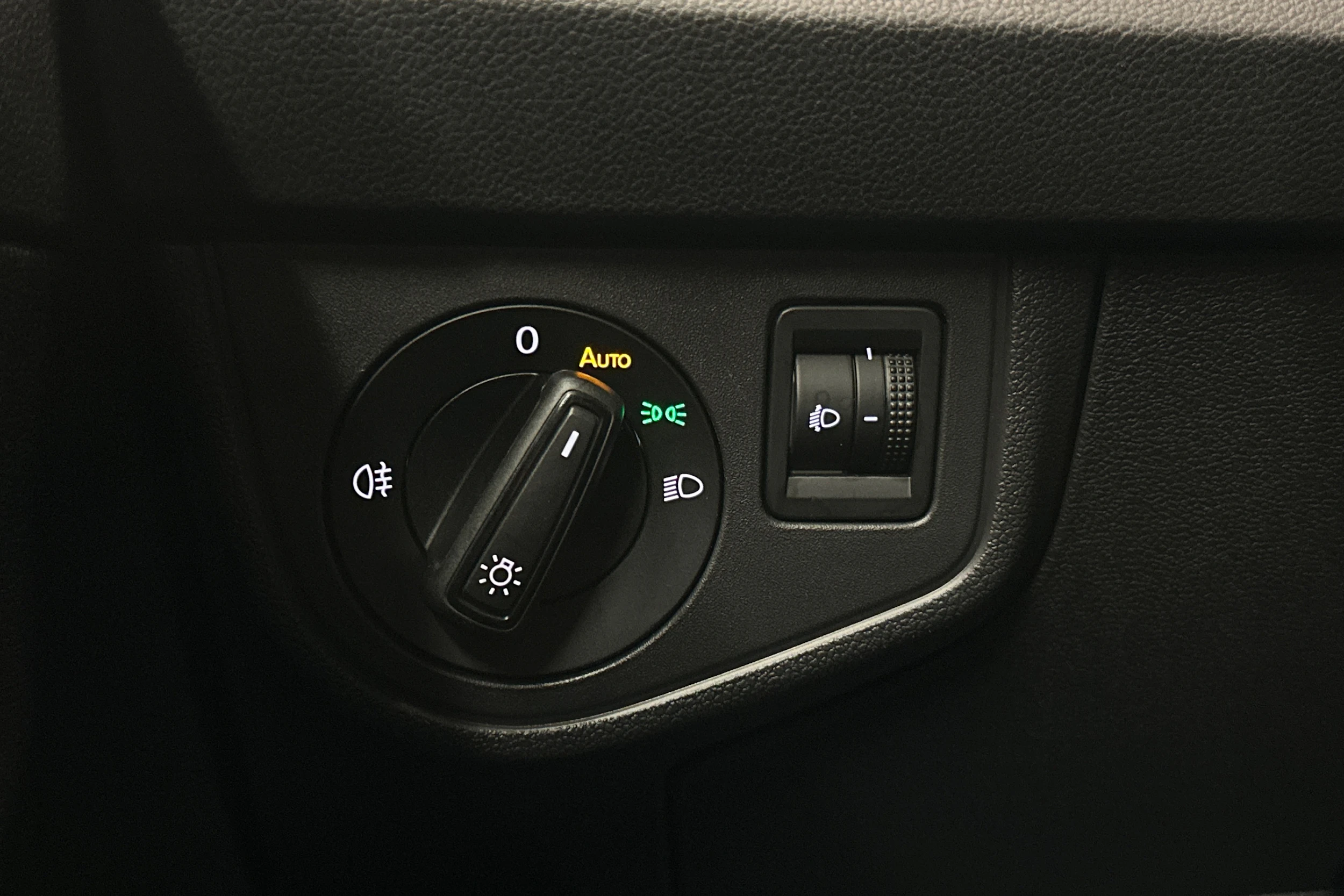 punainen Volkswagen Taigo 2024 kuva 20.