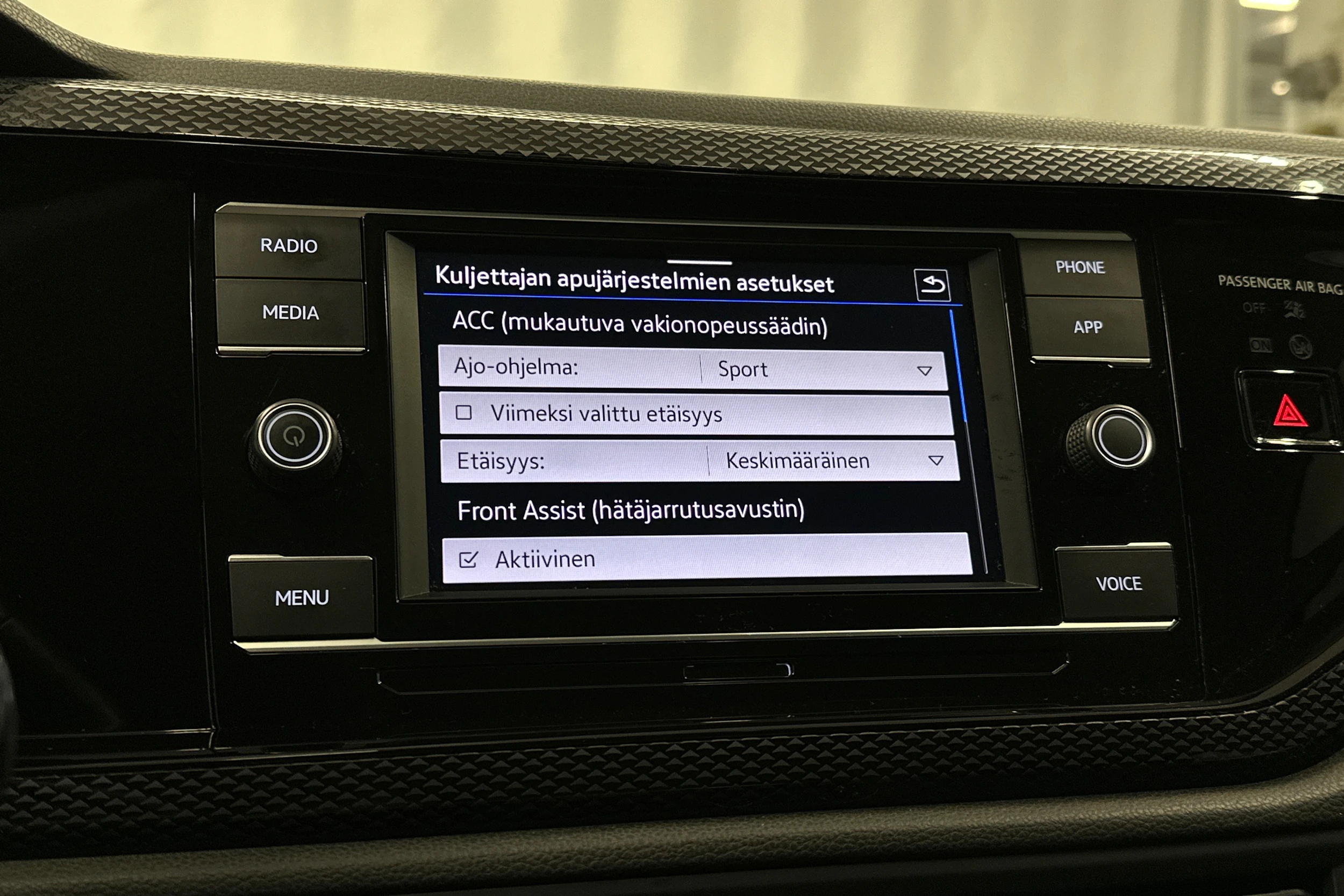 punainen Volkswagen Taigo 2024 kuva 23.