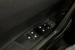punainen Volkswagen Taigo 2024 kuva 15.