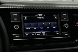 harmaa Volkswagen Taigo 2024 kuva 14.