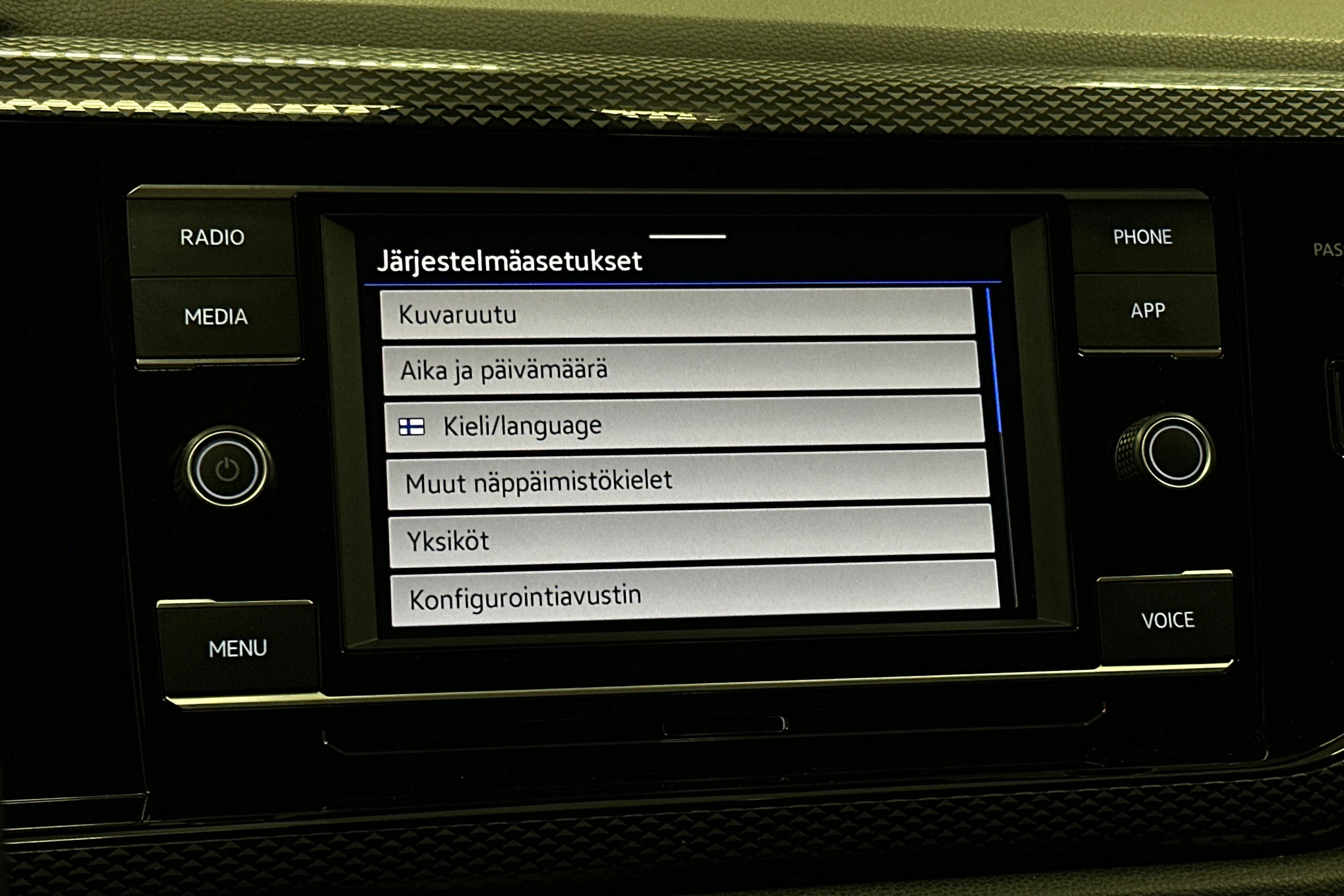 harmaa Volkswagen Taigo 2024 kuva 17.