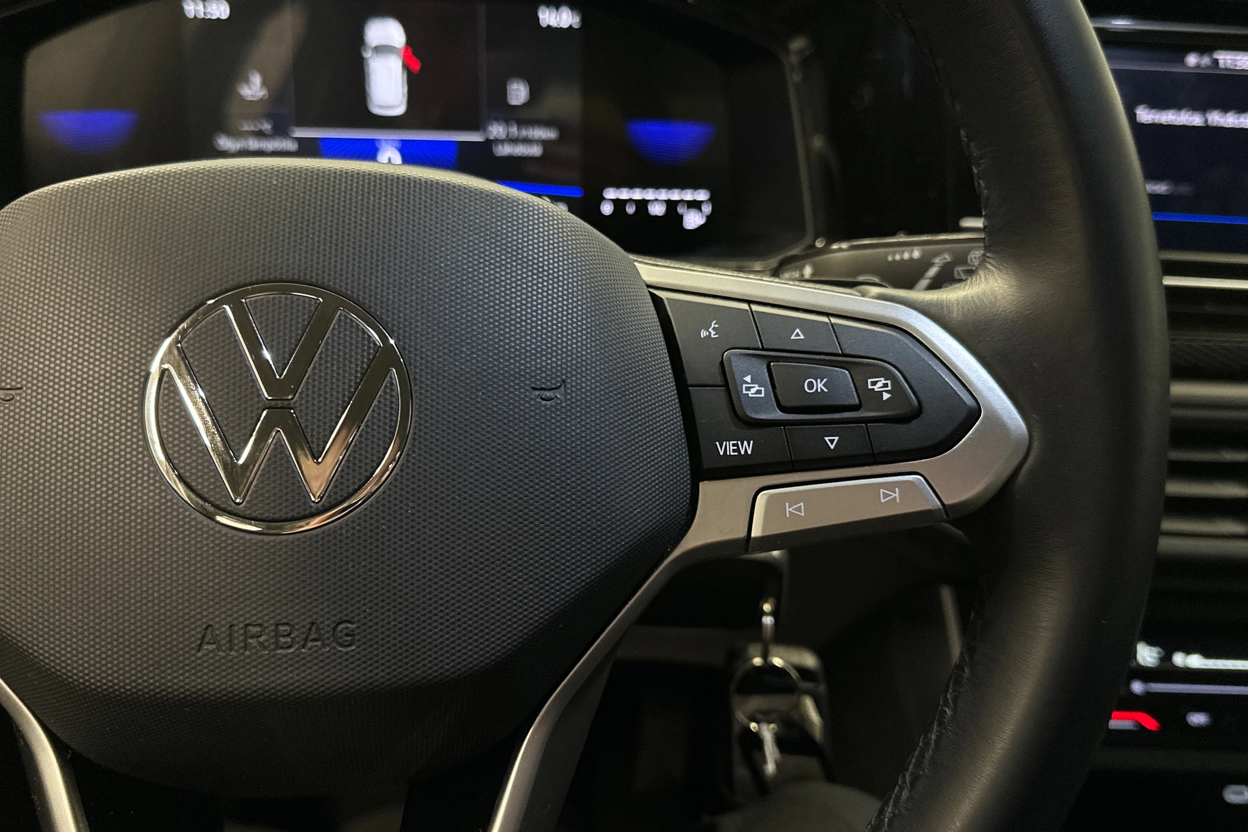 harmaa Volkswagen Taigo 2024 kuva 12.