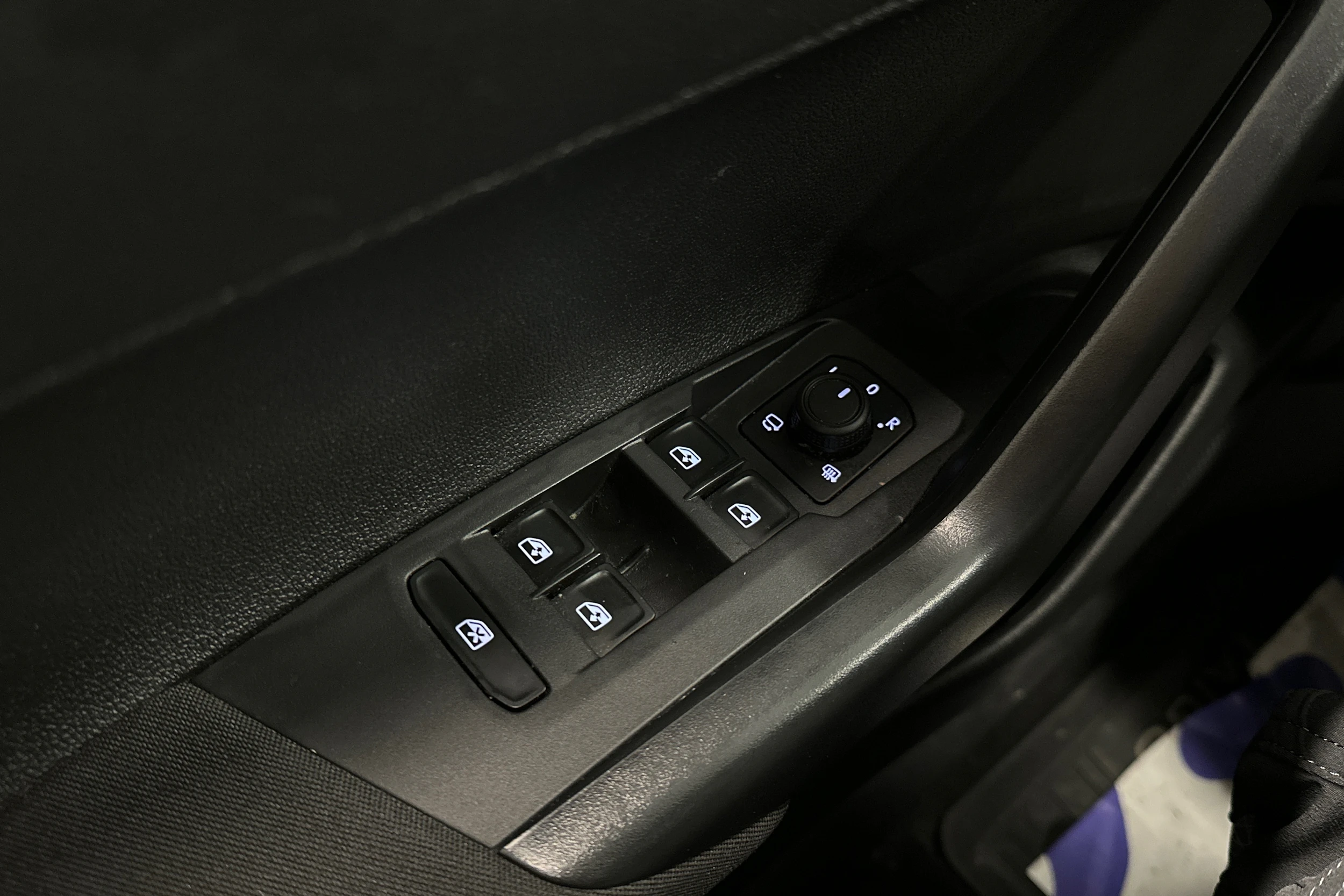 harmaa Volkswagen Taigo 2024 kuva 15.