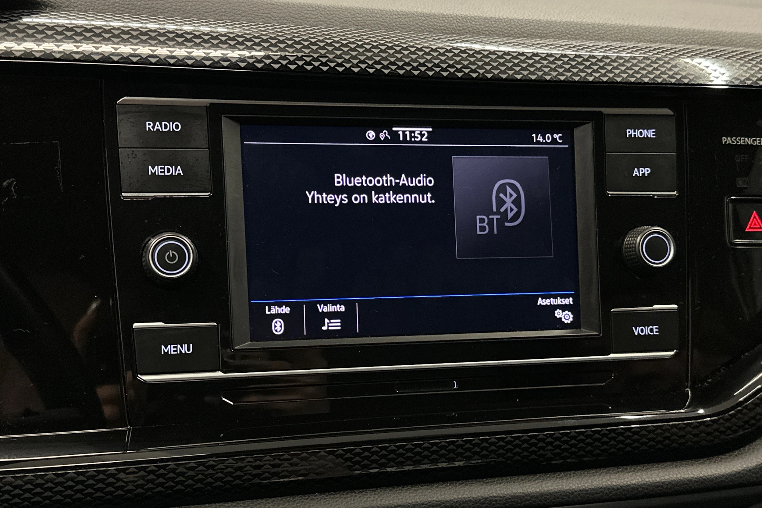 harmaa Volkswagen Taigo 2024 kuva 19.