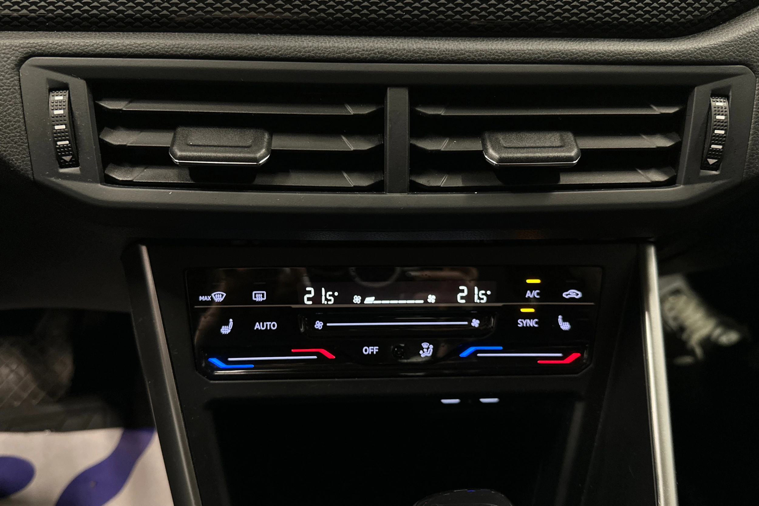 harmaa Volkswagen Taigo 2024 kuva 25.