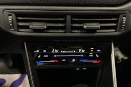 harmaa Volkswagen Taigo 2024 kuva 25.