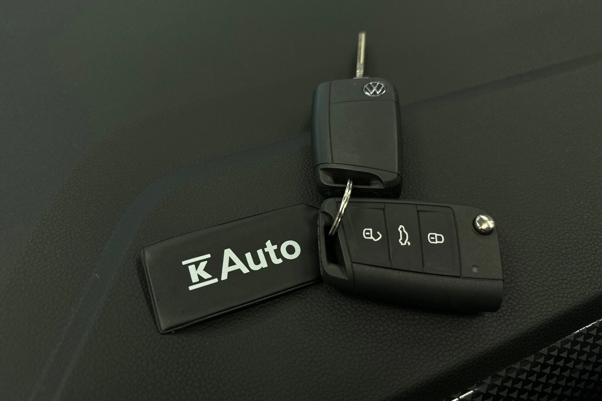 musta Volkswagen Taigo 2024 kuva 27.
