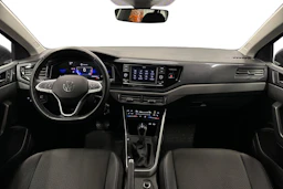 harmaa Volkswagen Taigo 2024 kuva 7.