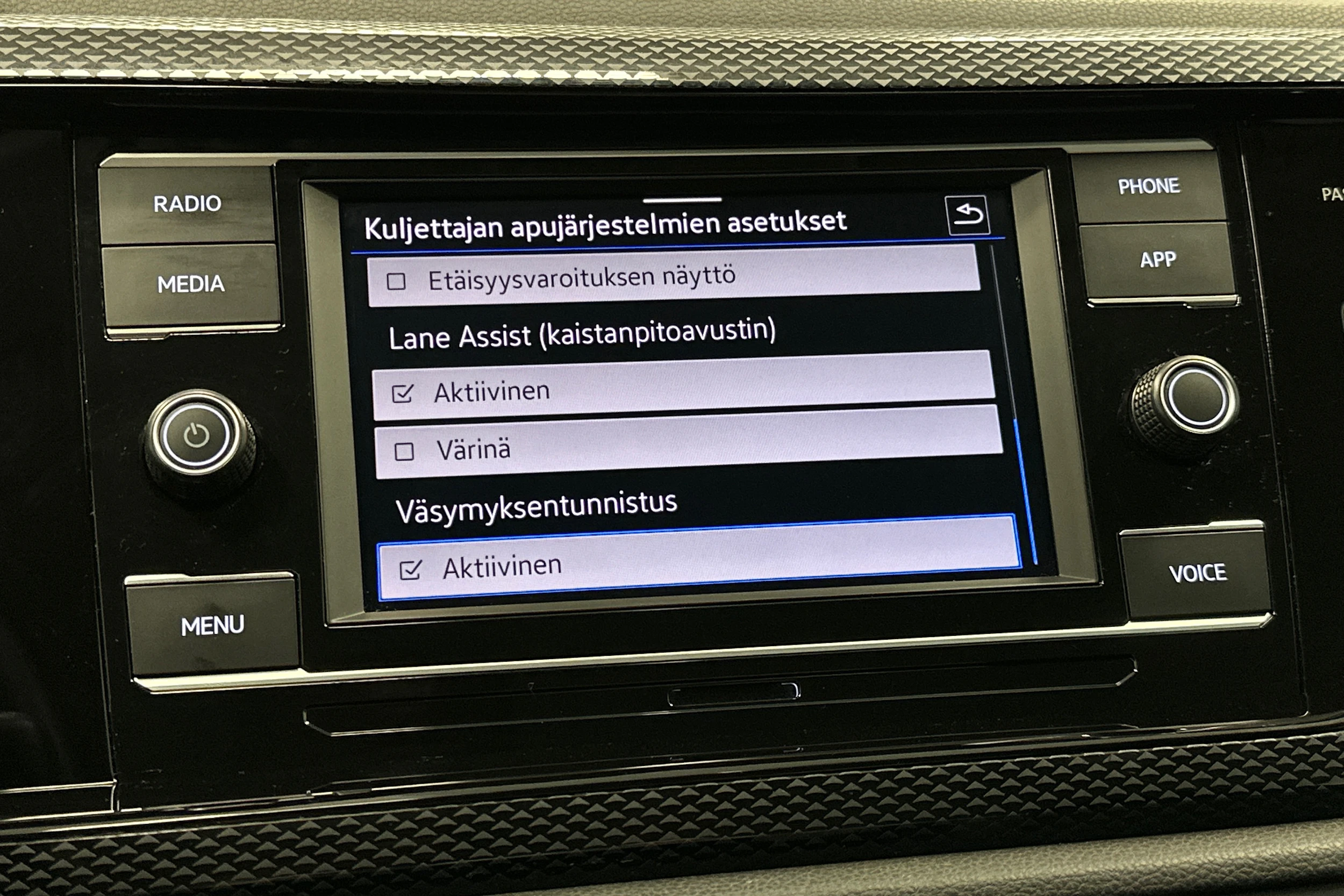 harmaa Volkswagen Taigo 2024 kuva 19.