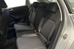 harmaa Volkswagen Taigo 2024 kuva 11.