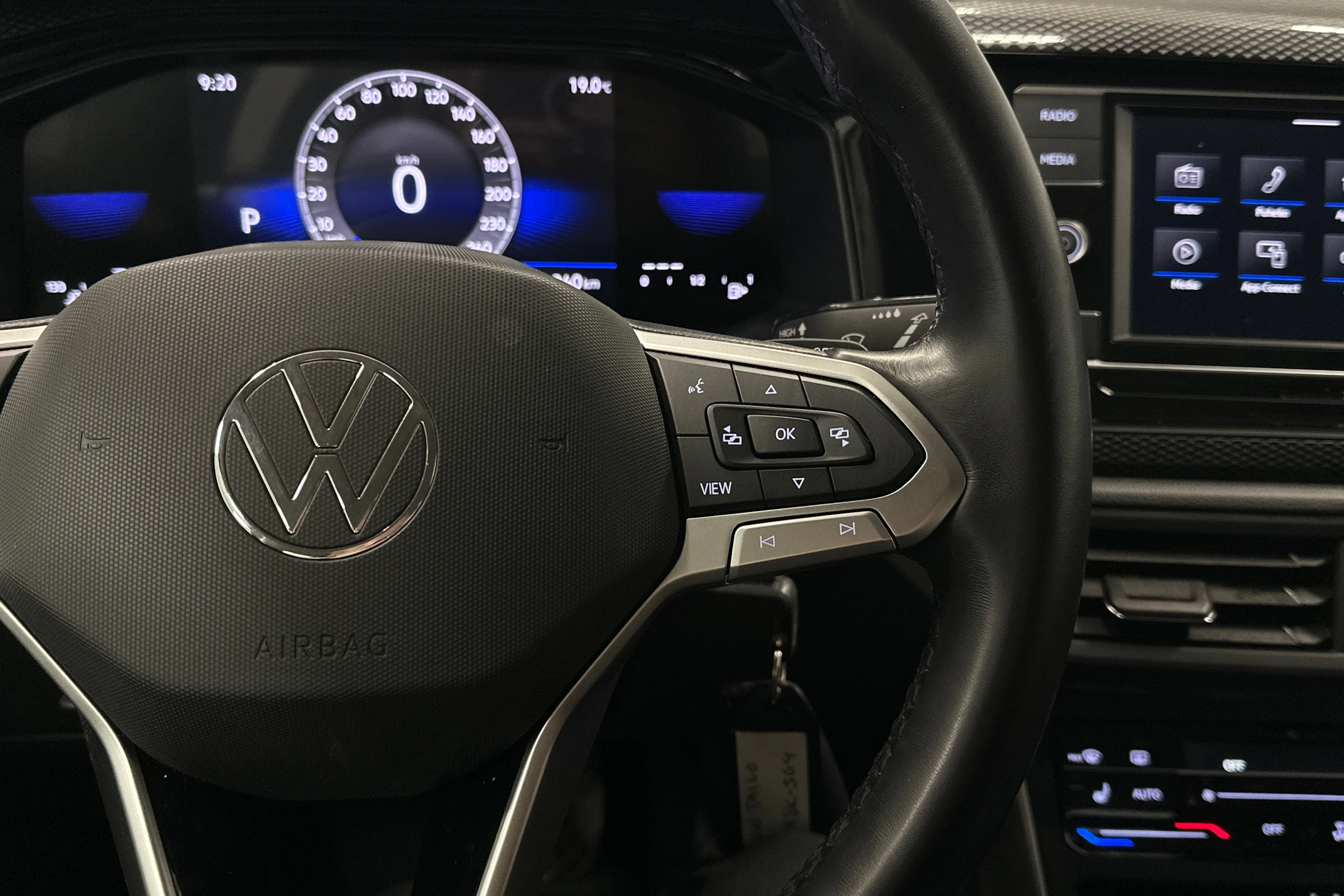 musta Volkswagen Taigo 2024 kuva 12.