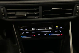 musta Volkswagen Taigo 2024 kuva 24.