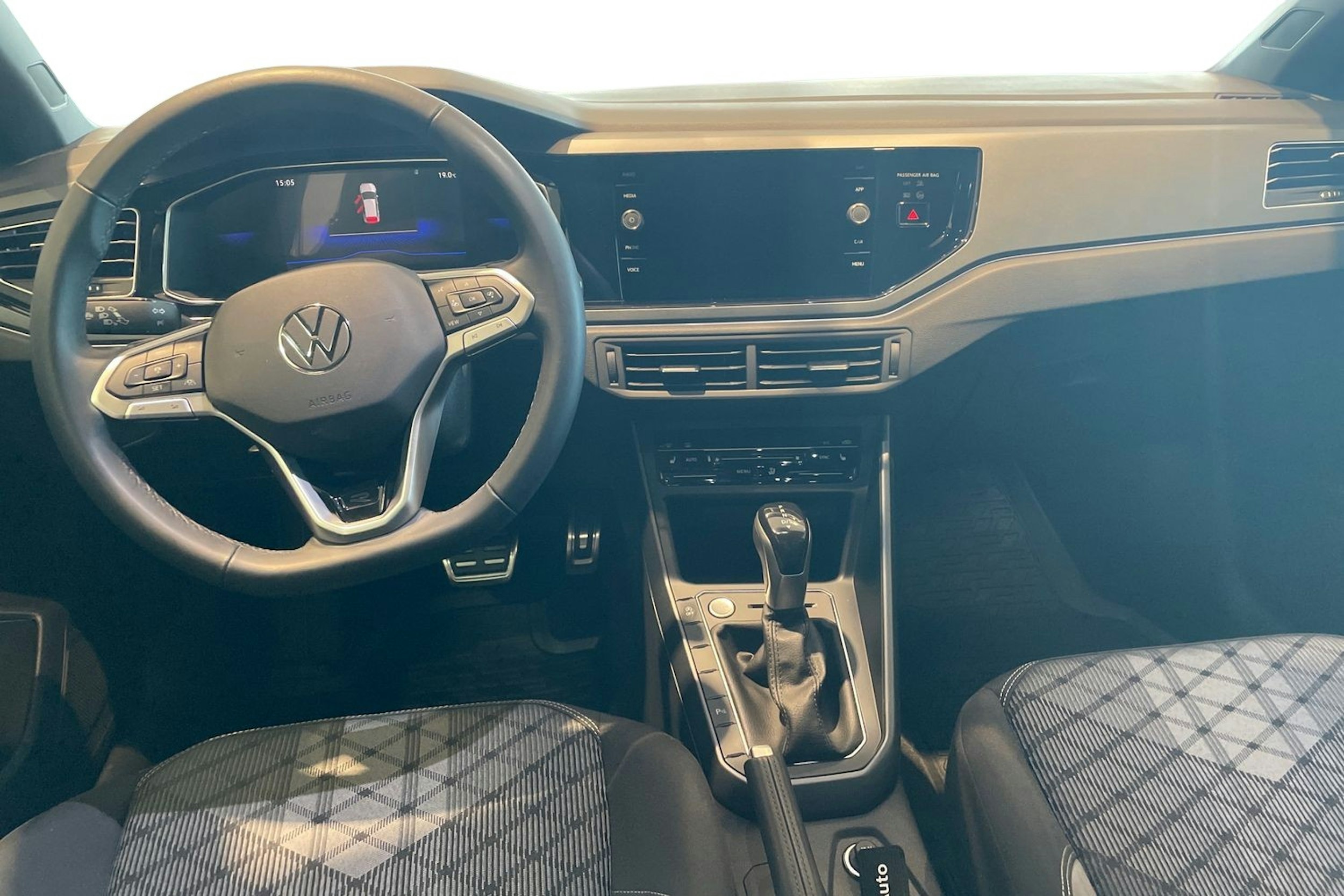 Punainen Volkswagen Taigo 2024 kuva 9.