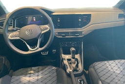 Punainen Volkswagen Taigo 2024 kuva 9.