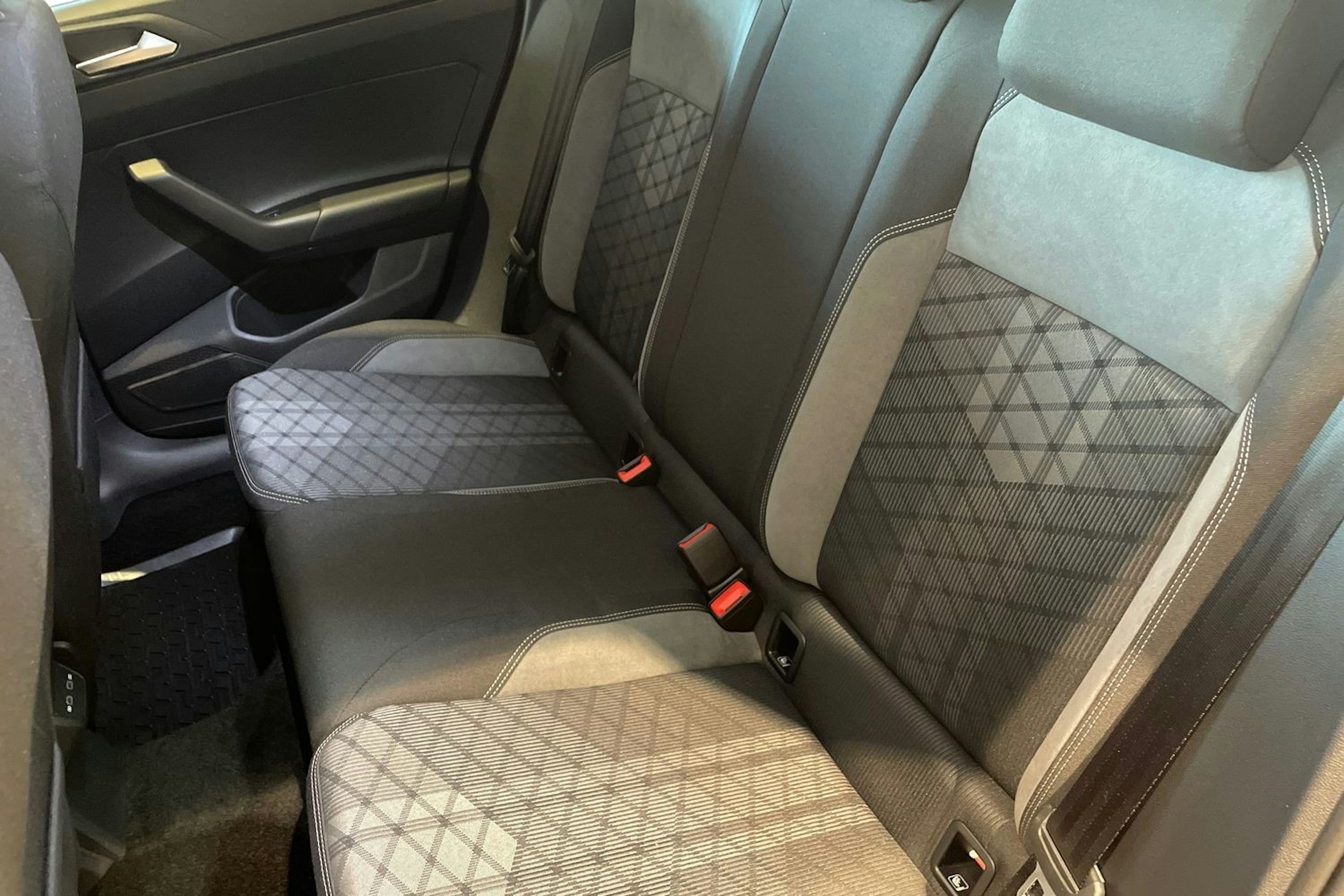 Punainen Volkswagen Taigo 2024 kuva 10.