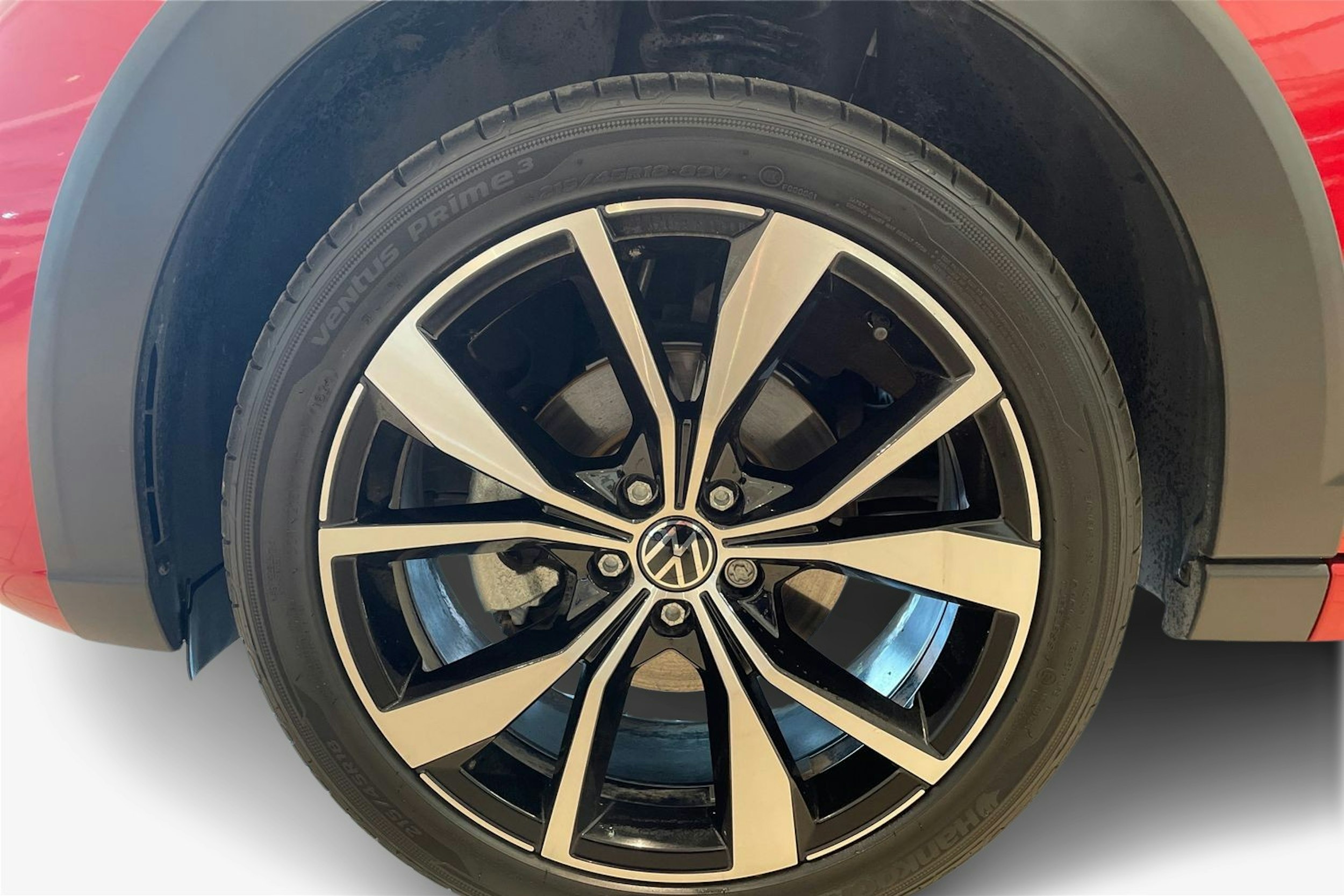Punainen Volkswagen Taigo 2024 kuva 11.