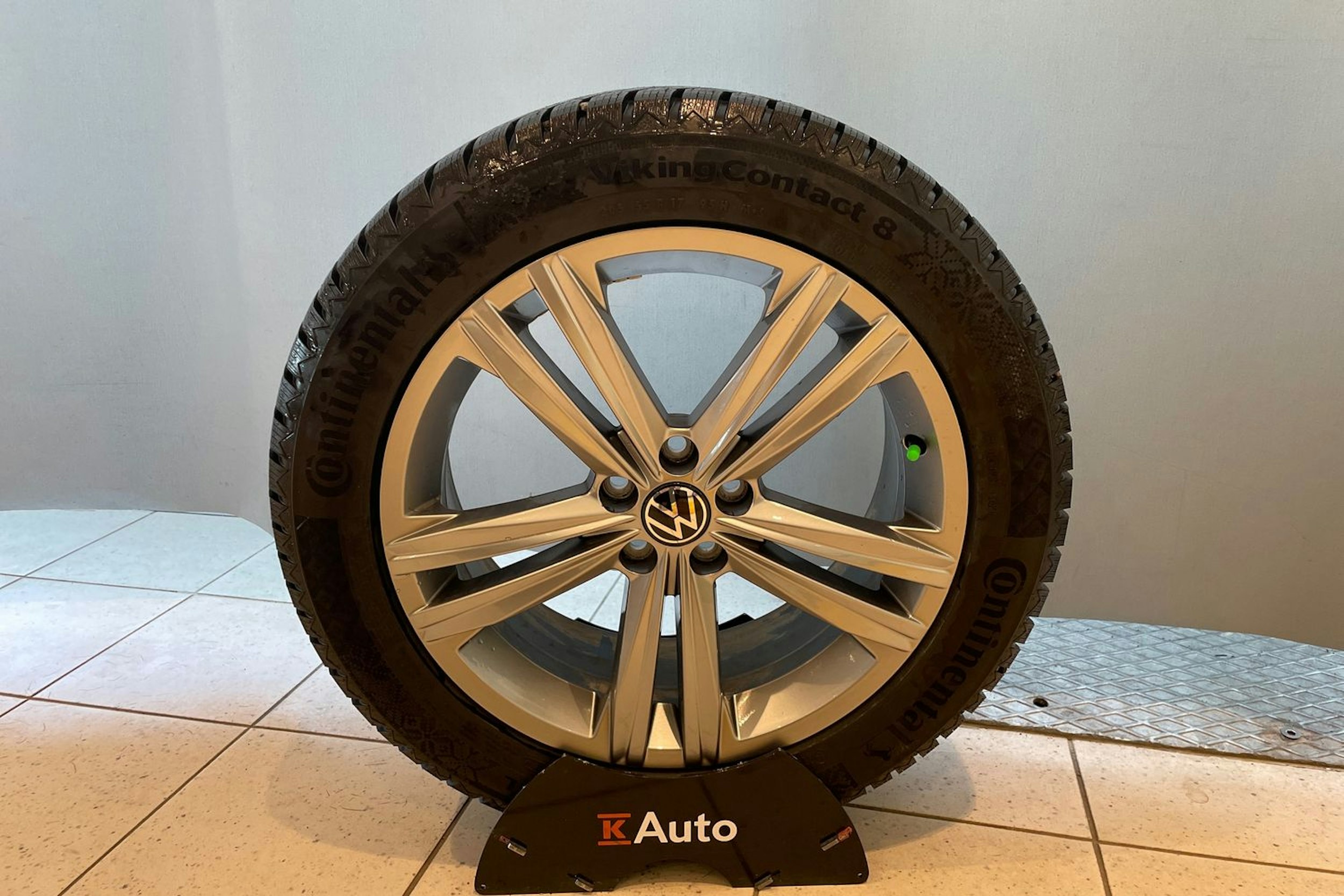 Punainen Volkswagen Taigo 2024 kuva 13.