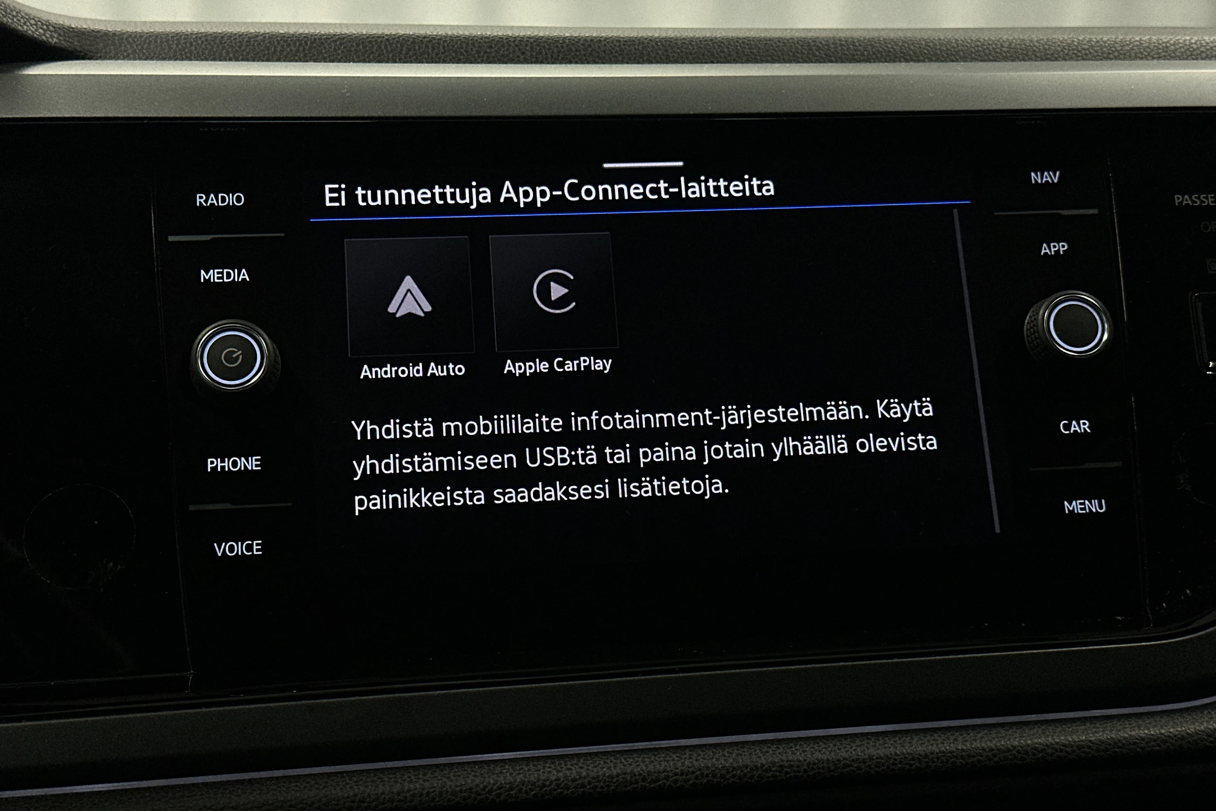 harmaa Volkswagen Taigo 2024 kuva 22.