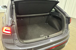harmaa Volkswagen Taigo 2024 kuva 29.