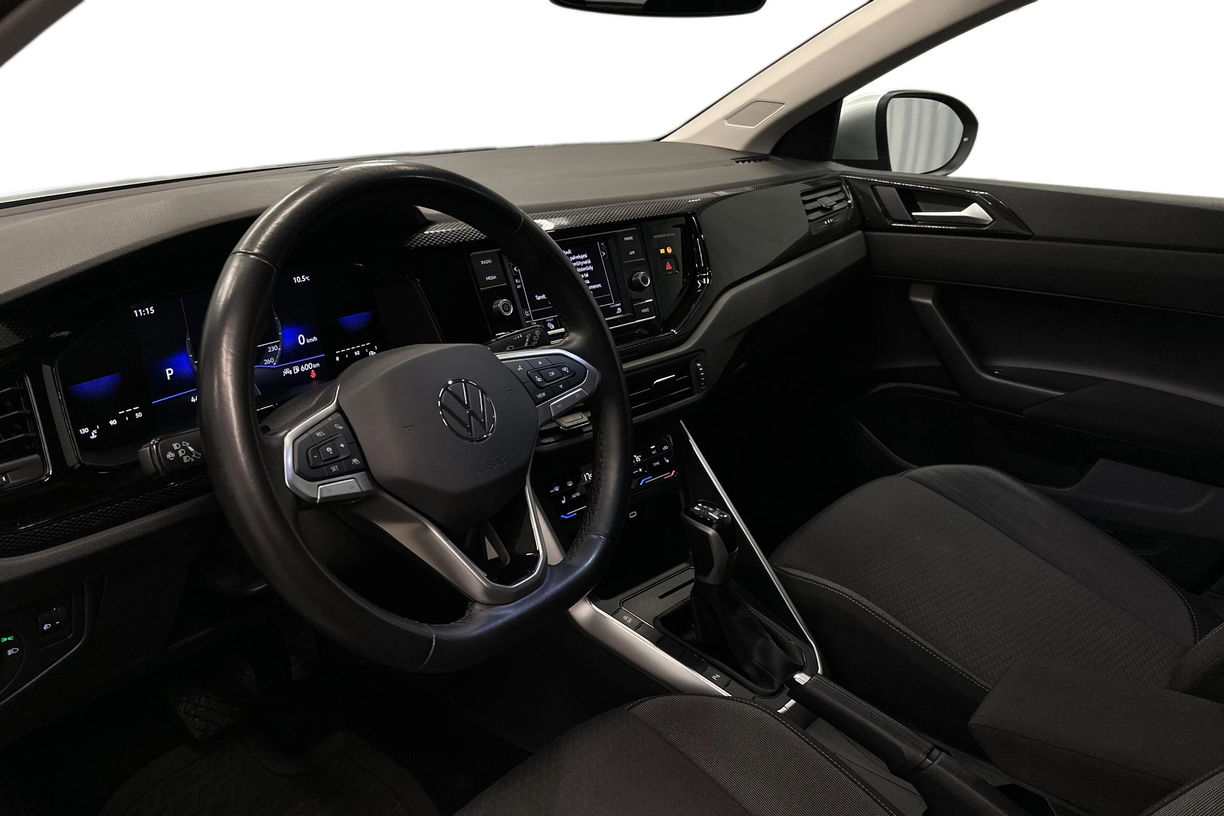 harmaa Volkswagen Taigo 2024 kuva 8.