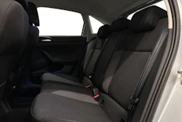 harmaa Volkswagen Taigo 2024 kuva 11.