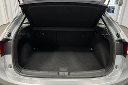 harmaa Volkswagen Taigo 2024 kuva 15.