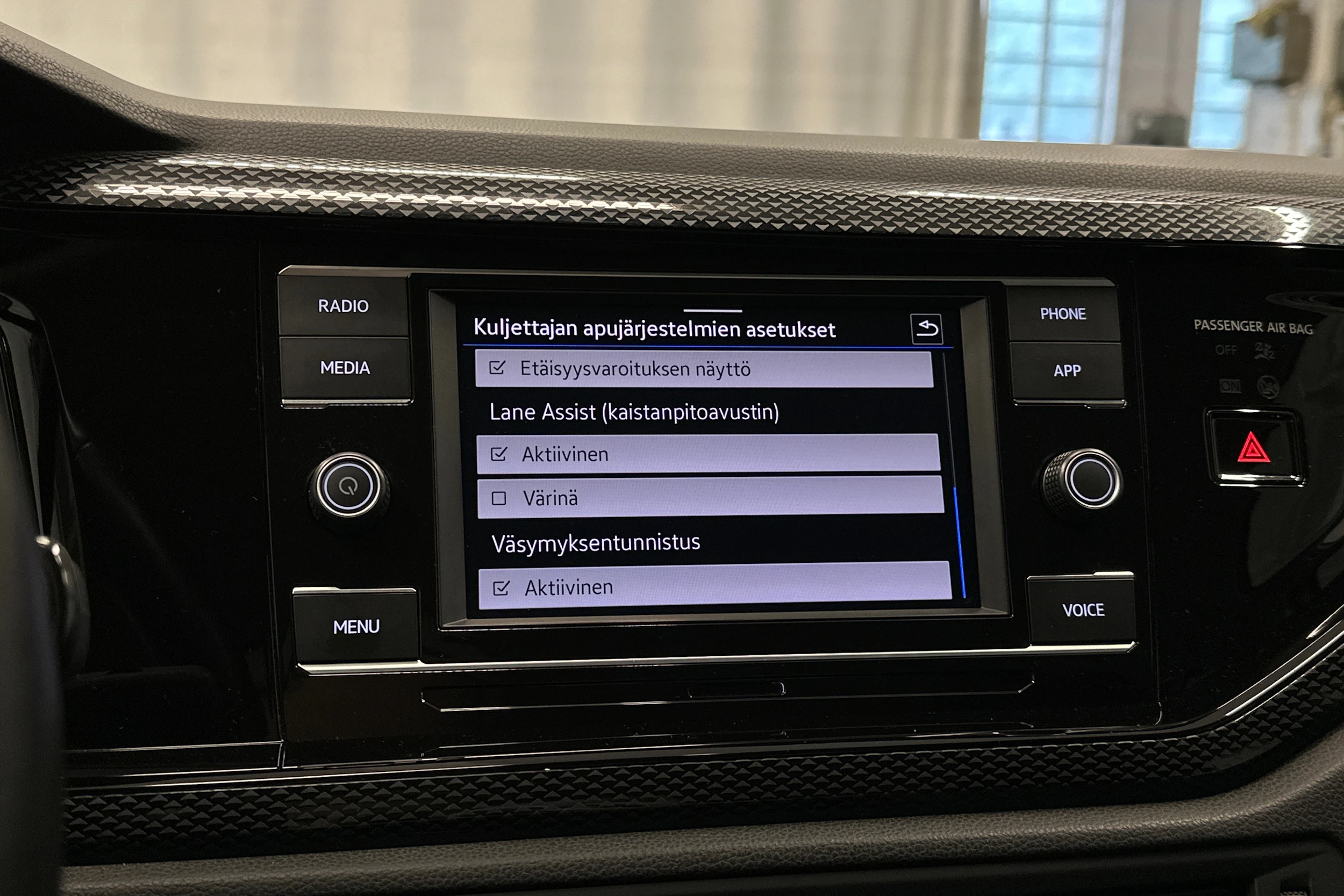 harmaa Volkswagen Taigo 2024 kuva 23.
