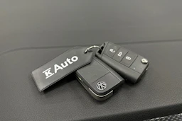 harmaa Volkswagen Taigo 2024 kuva 30.