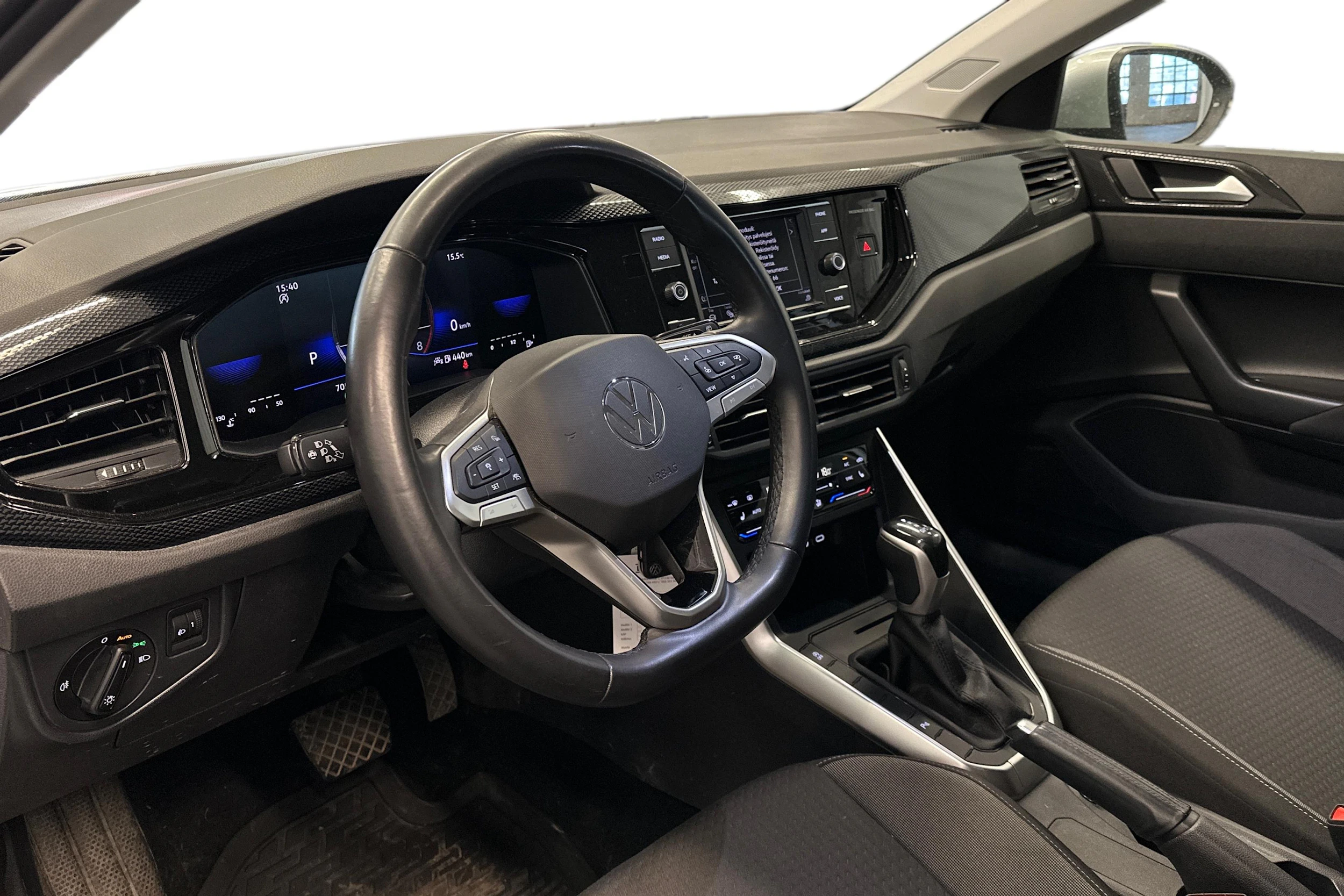 harmaa Volkswagen Taigo 2024 kuva 3.