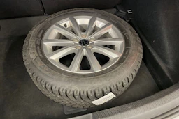harmaa Volkswagen Taigo 2024 kuva 13.