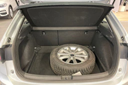 harmaa Volkswagen Taigo 2024 kuva 16.