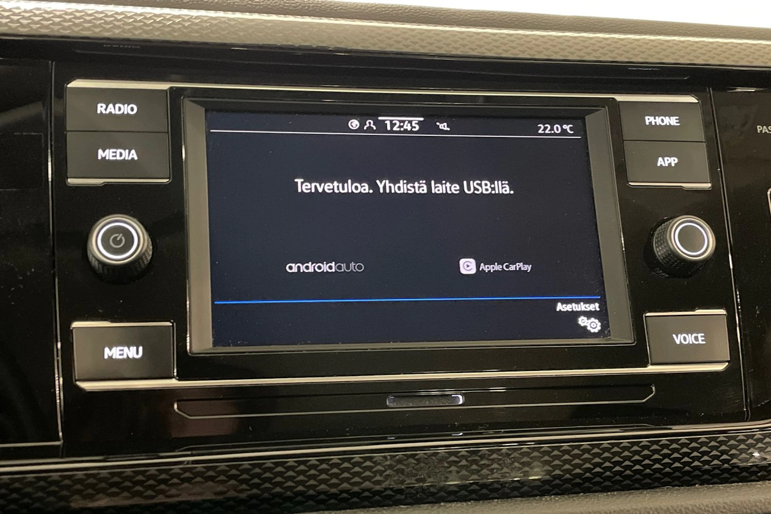 harmaa Volkswagen Taigo 2024 kuva 18.