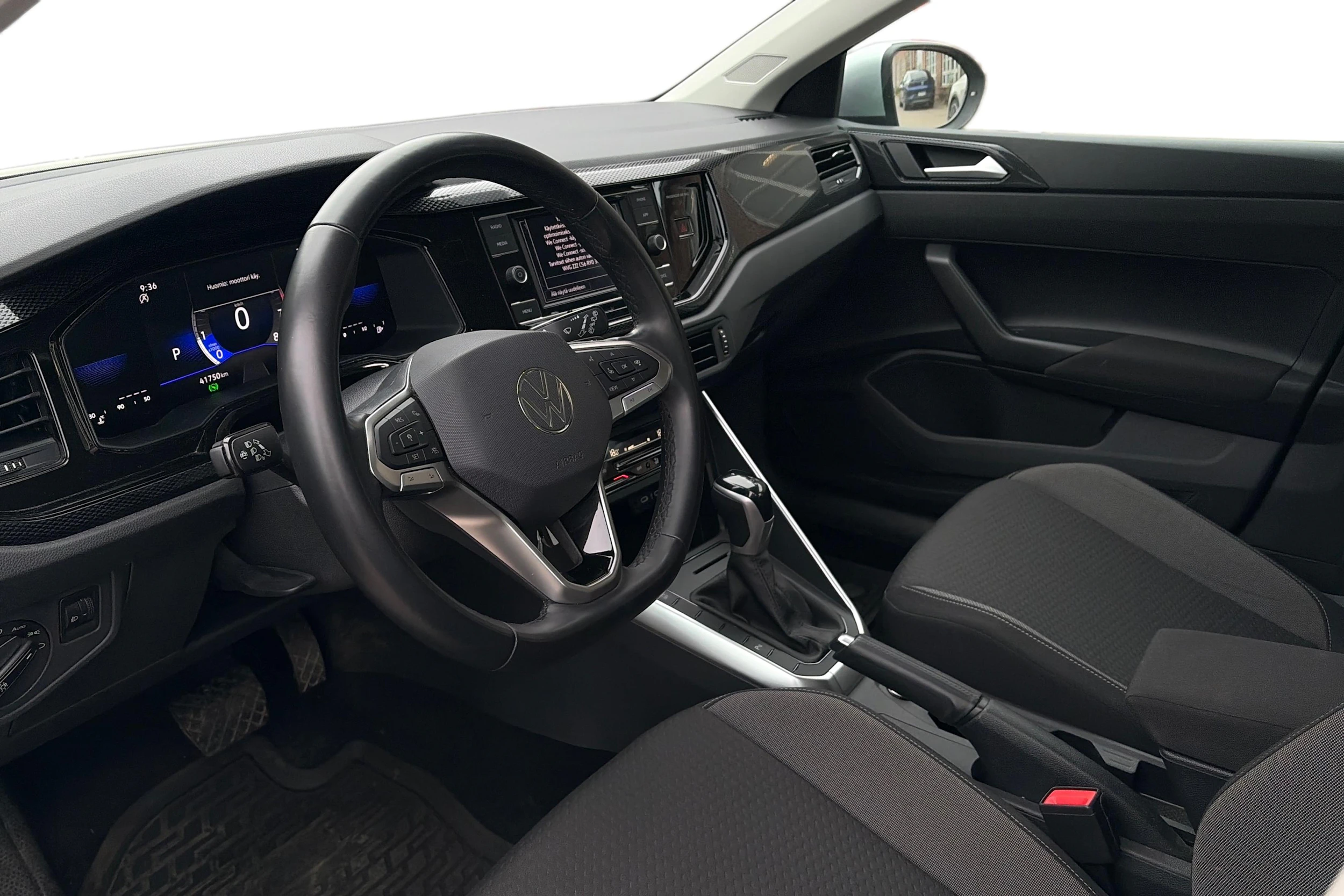 harmaa Volkswagen Taigo 2024 kuva 3.