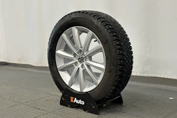 harmaa Volkswagen Taigo 2024 kuva 10.
