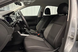 harmaa Volkswagen Taigo 2024 kuva 12.