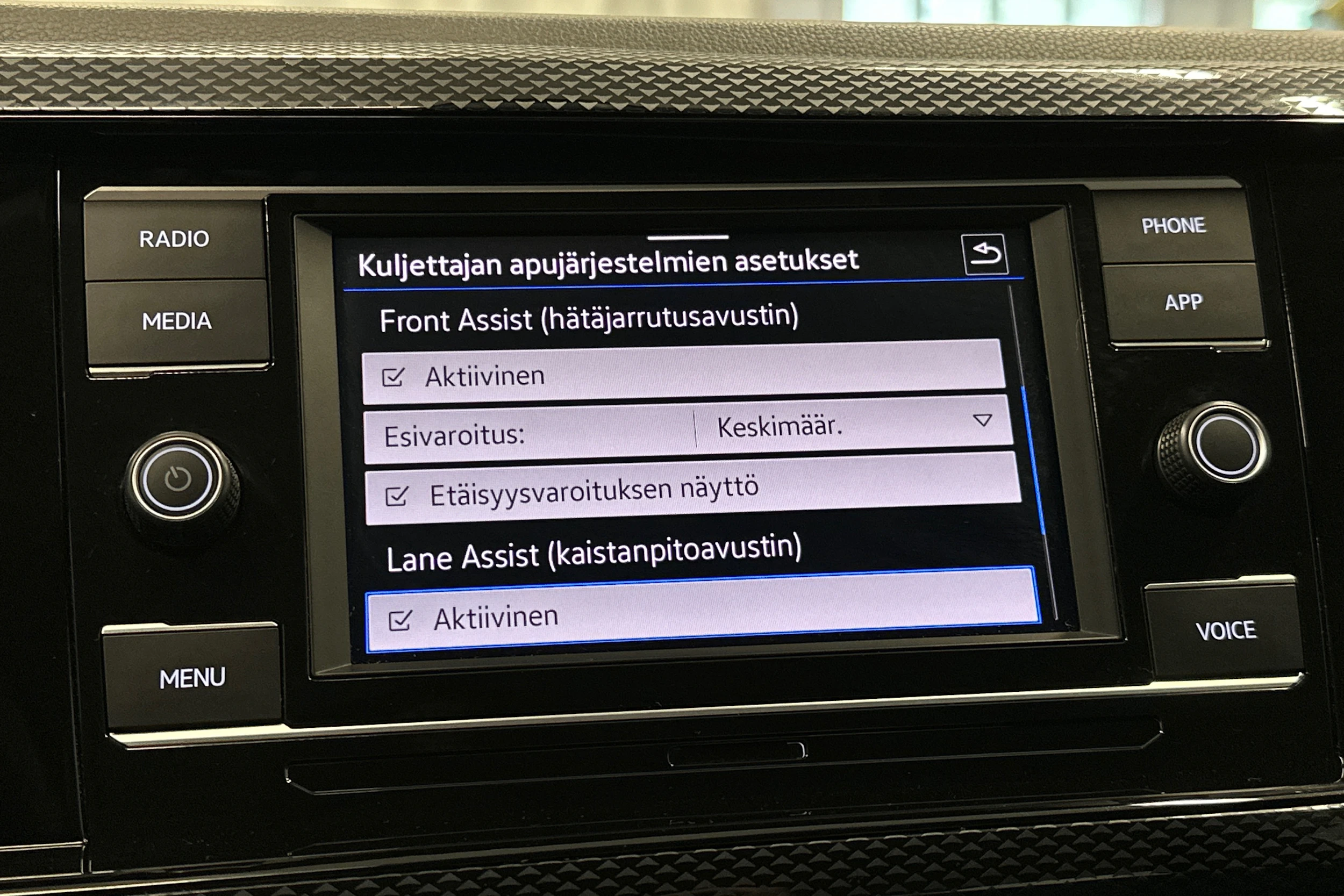 harmaa Volkswagen Taigo 2024 kuva 18.